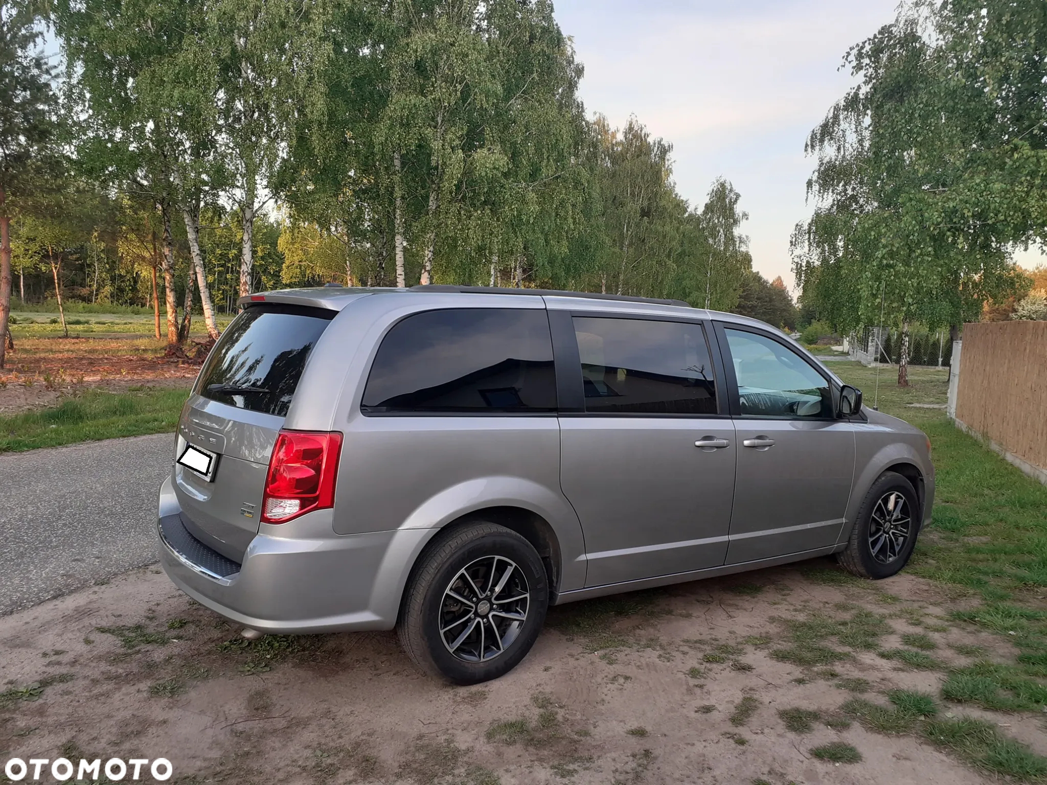 Dodge Grand Caravan - 11