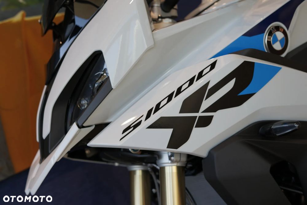BMW XR - 17
