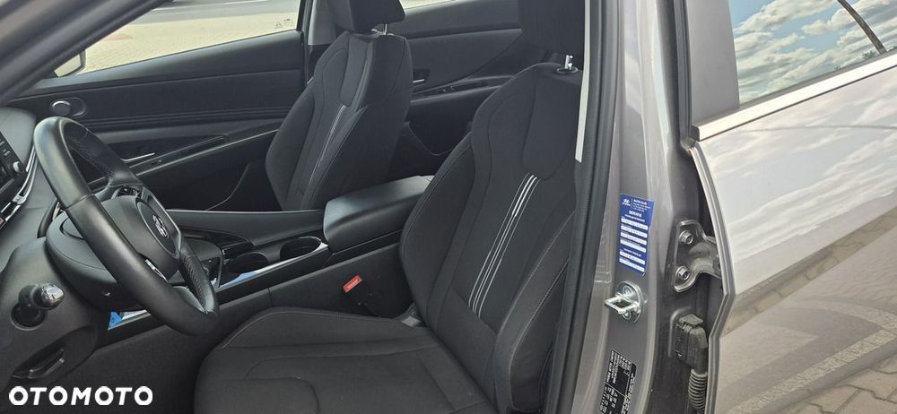Hyundai Elantra 1.6 Smart CVT - 11