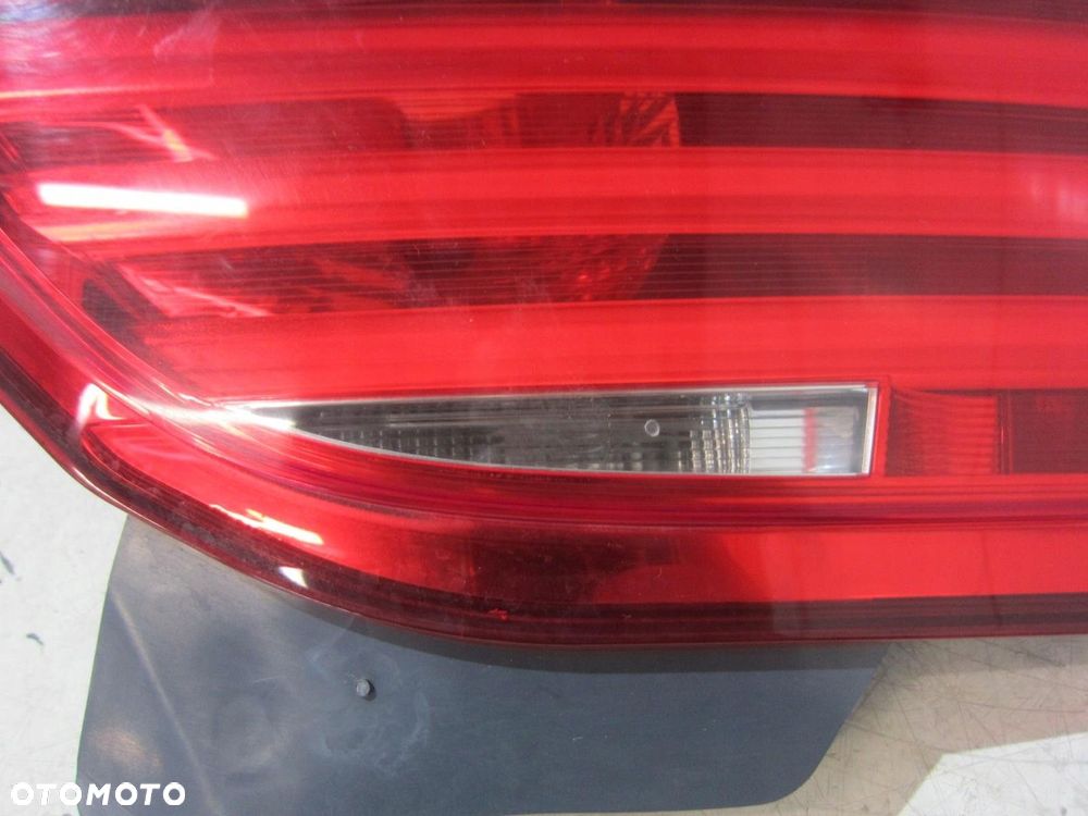 BMW 5 F07 GT LAMPA TYLNA TYŁ PRAWA PRAWY TYŁ W KLAPĘ 7199638 63217199638 - 2