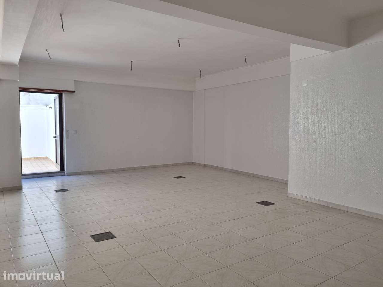 Escritório com Potencial para Loft T1/T2 junto à Estação - Grande imagem: 3/11