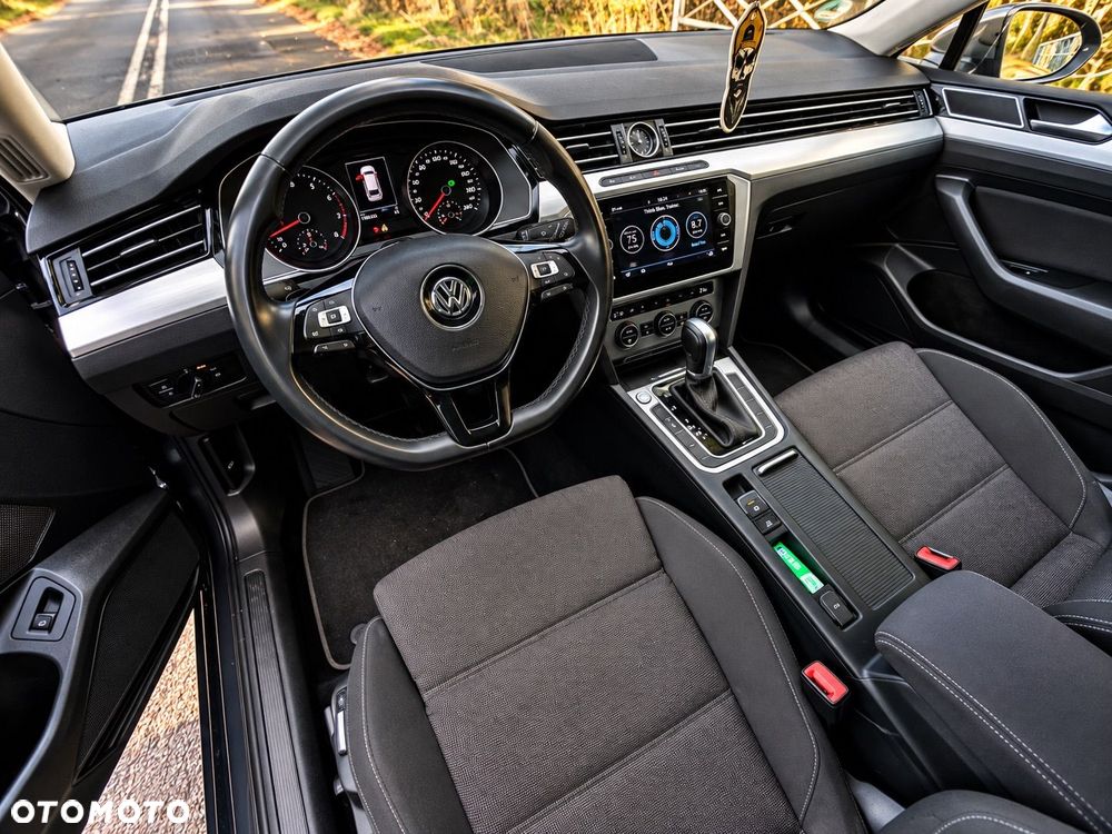 Volkswagen Passat - 18