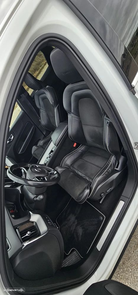 Volvo XC 60 2.0 T8 PHEV R-Design AWD - 11