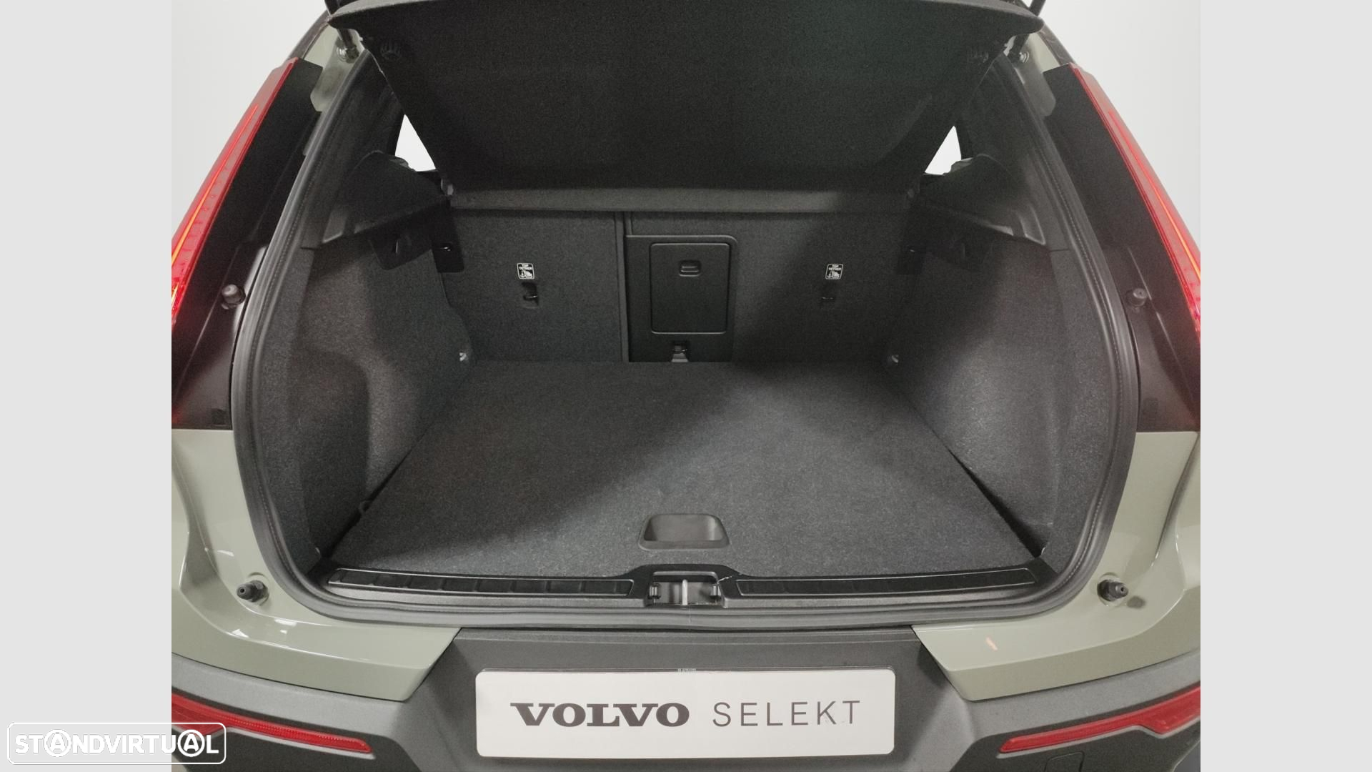 Volvo EX40 70 kWh Single Motor Core - 18