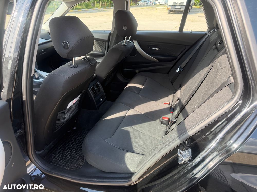 BMW Seria 3 320d Aut. - 7
