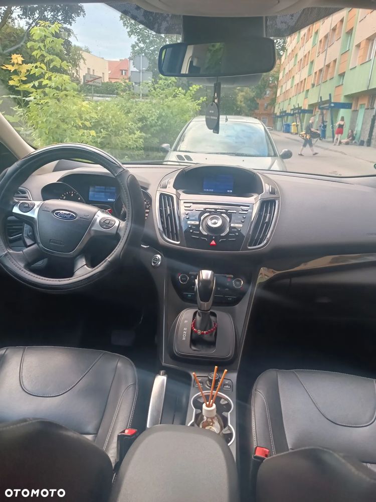 Ford Kuga 2.0 TDCi 4x4 Titanium - 6