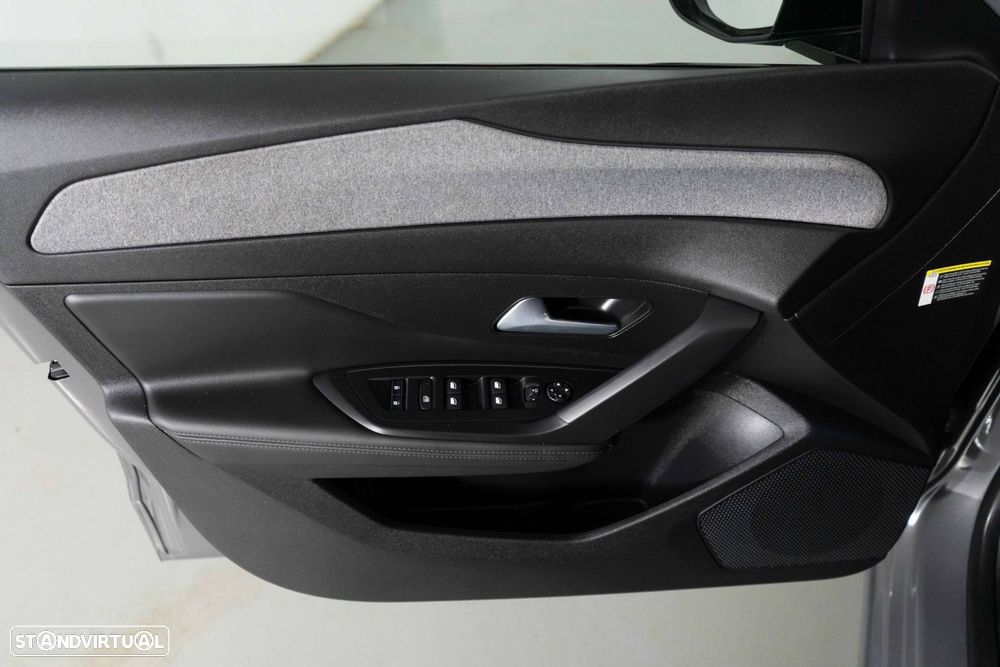 Peugeot 308 1.2 Hybrid Allure e-DCS6 - 19