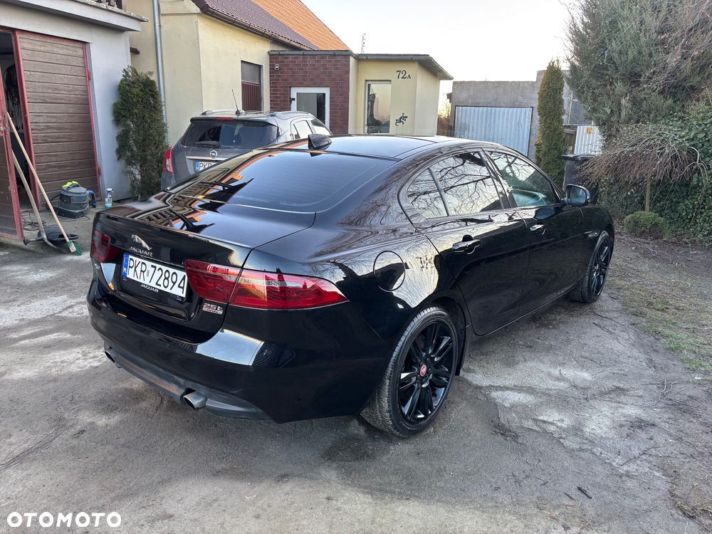 Jaguar XE 25t AWD Prestige - 5