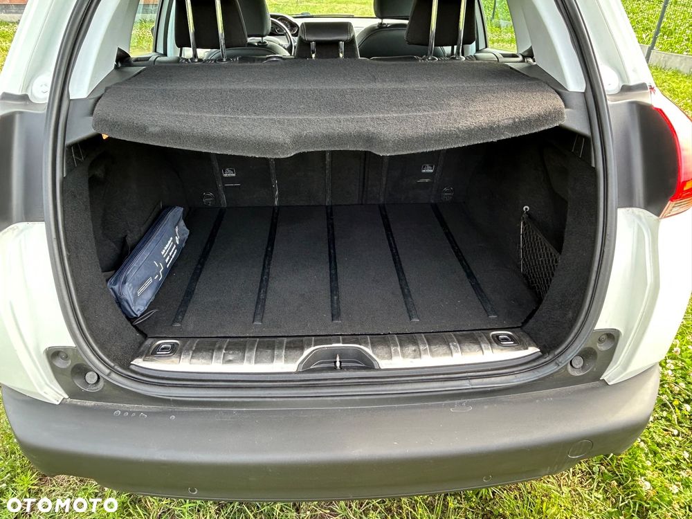 Peugeot 2008 1.6 e-HDi Allure S&S - 31