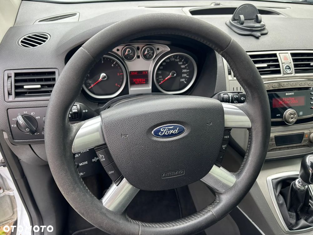 Ford Kuga 2.0 TDCi 2x4 Titanium - 21