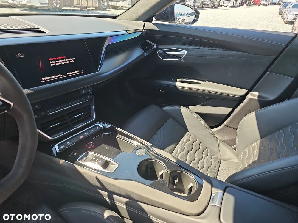 Audi RS e-tron GT - 16
