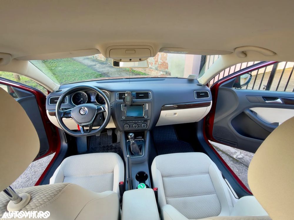 Volkswagen Jetta - 5