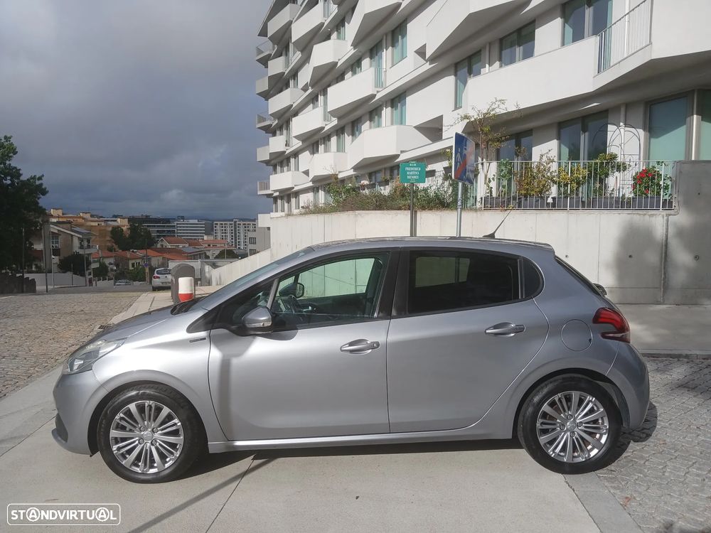 Peugeot 208 1.5 BlueHDi Signature - 21