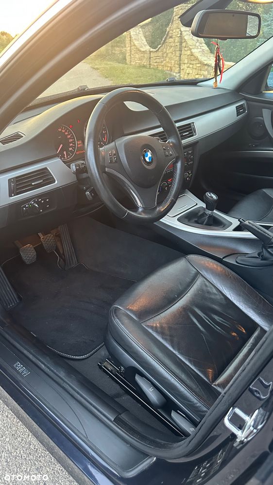 BMW Seria 3 320i - 8