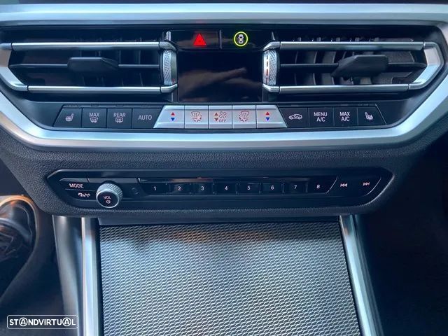 BMW 320 e Touring Pack Desportivo M Auto - 29