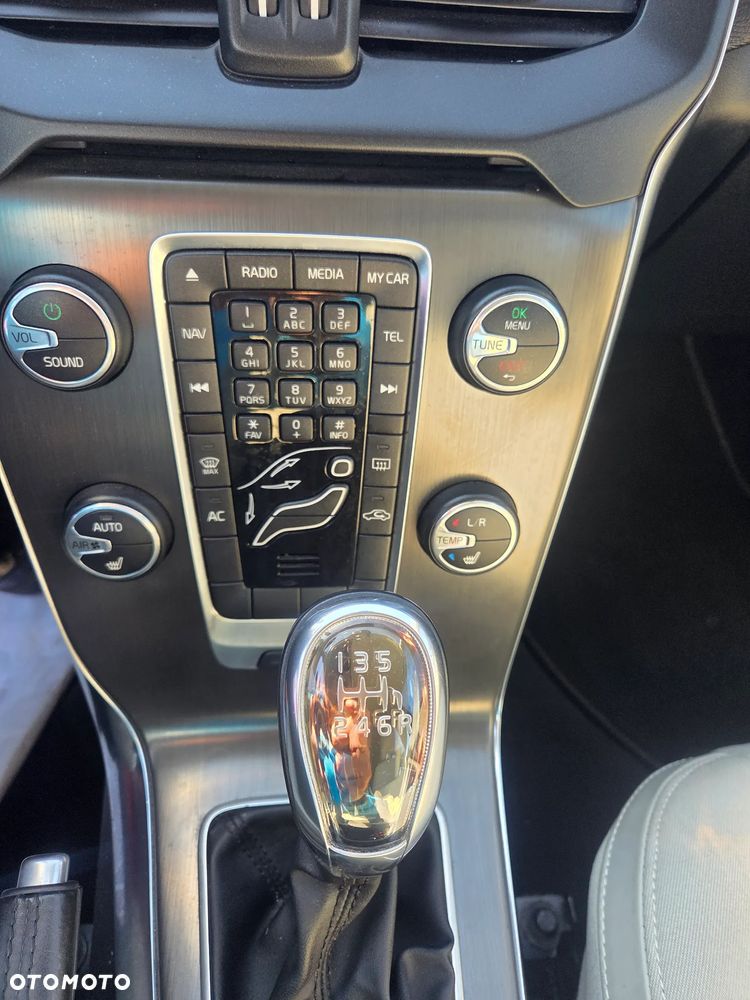 Volvo V40 D4 You - 15