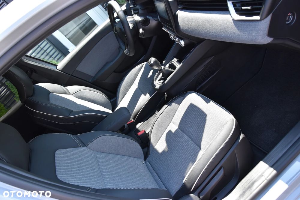Renault Clio TCe 90 EVOLUTION - 19