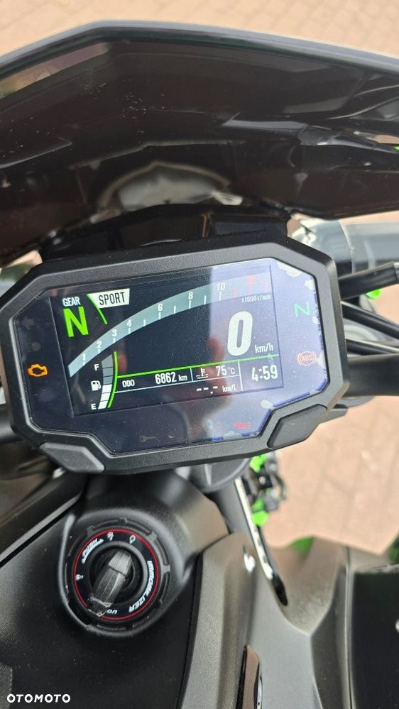 Kawasaki Z 900 - 8