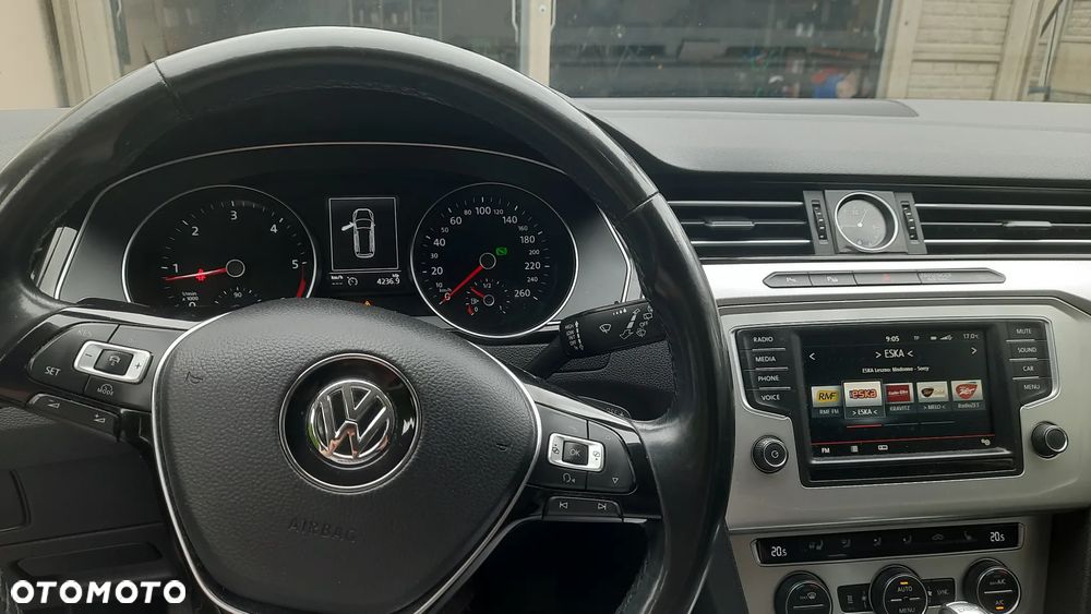 Volkswagen Passat 2.0 TDI BMT Comfortline DSG - 11