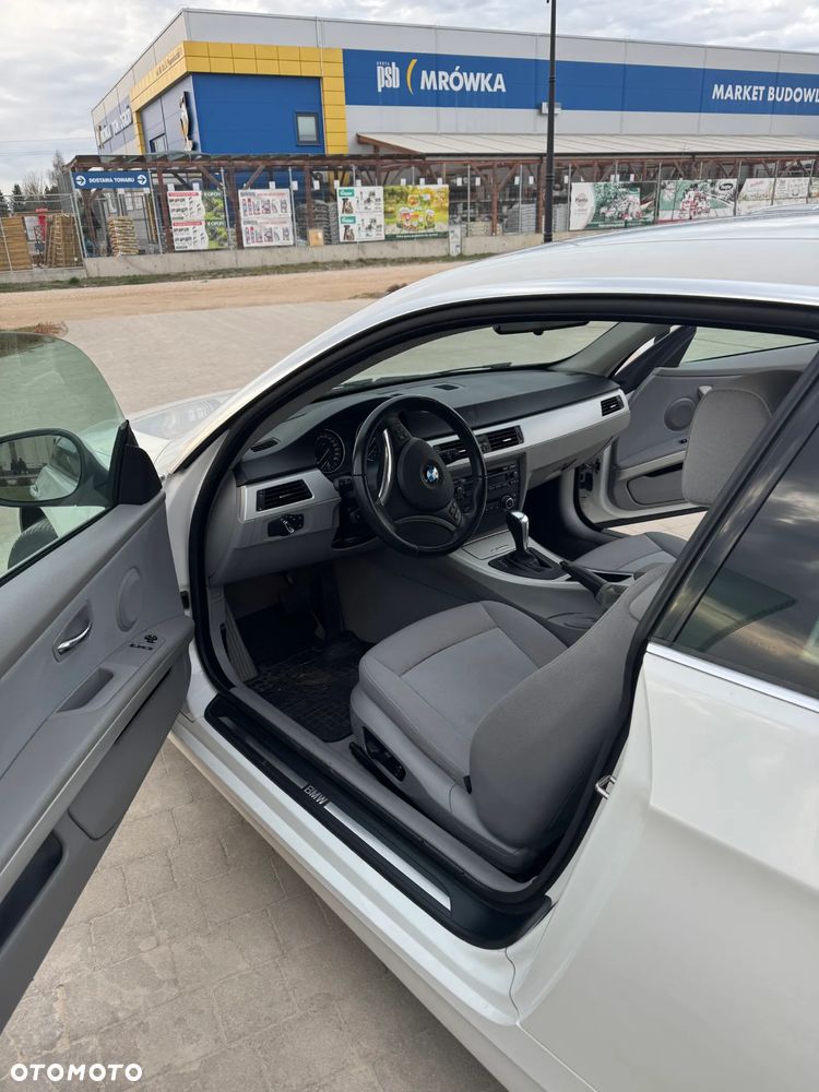 BMW Seria 3 325d - 19
