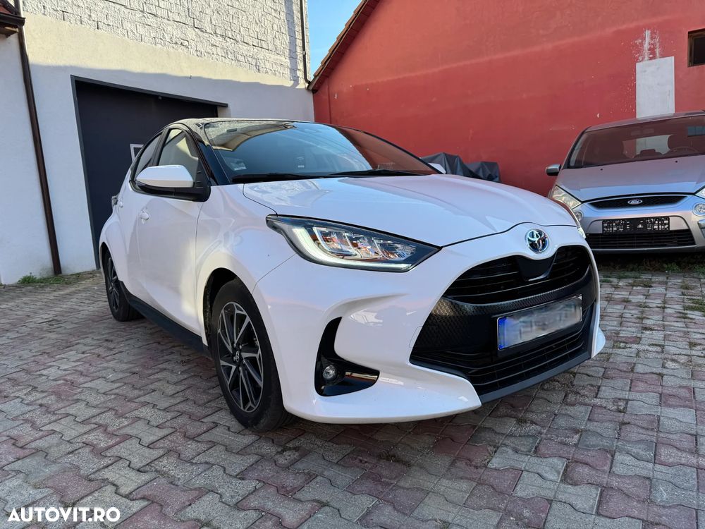 Toyota Yaris Hybrid 1.5 VVT-i Team Deutschland - 2