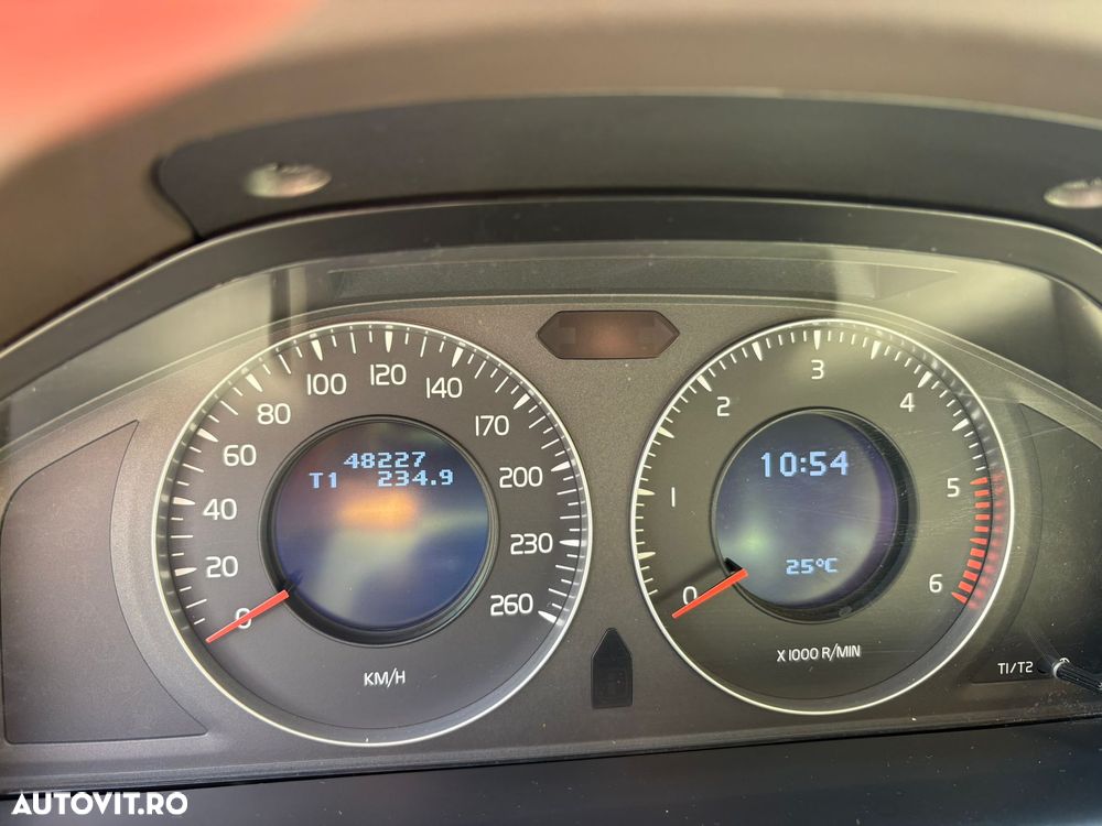 Volvo XC 60 2.4D AWD Base - 8