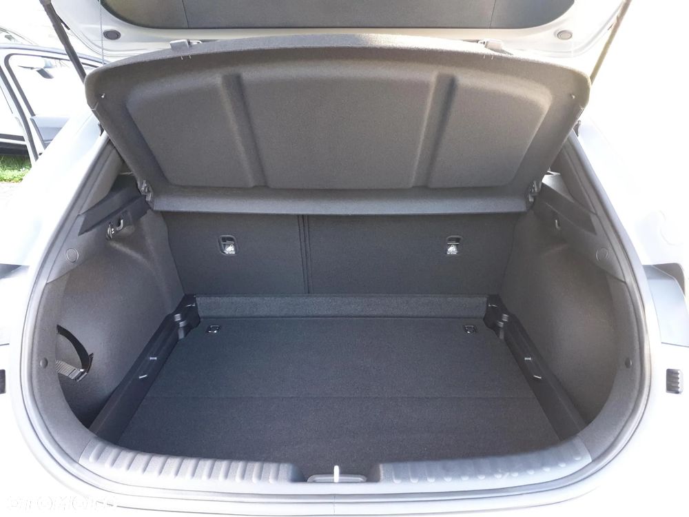 Kia XCeed 1.6 T-GDI Tribute DCT - 12