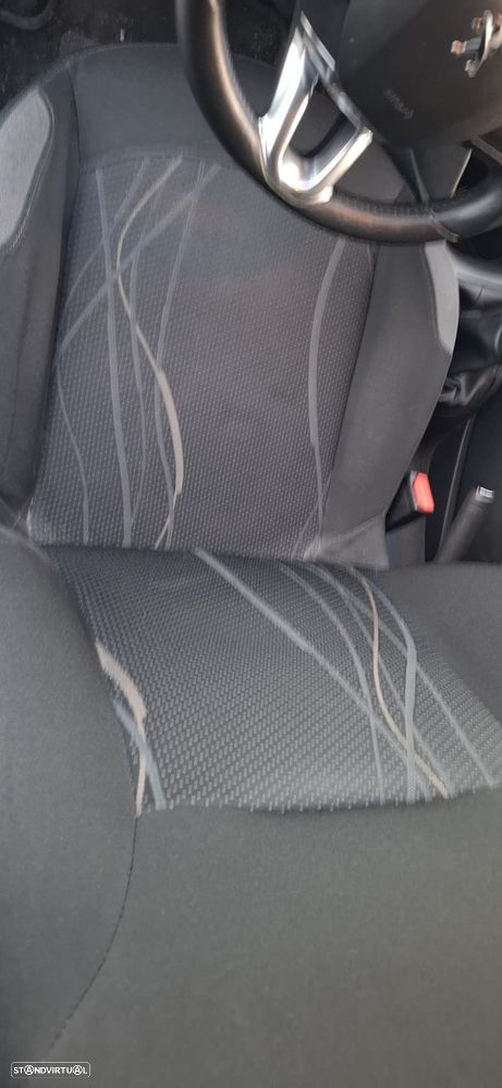 Peugeot 208 1.2 PureTech Active - 3