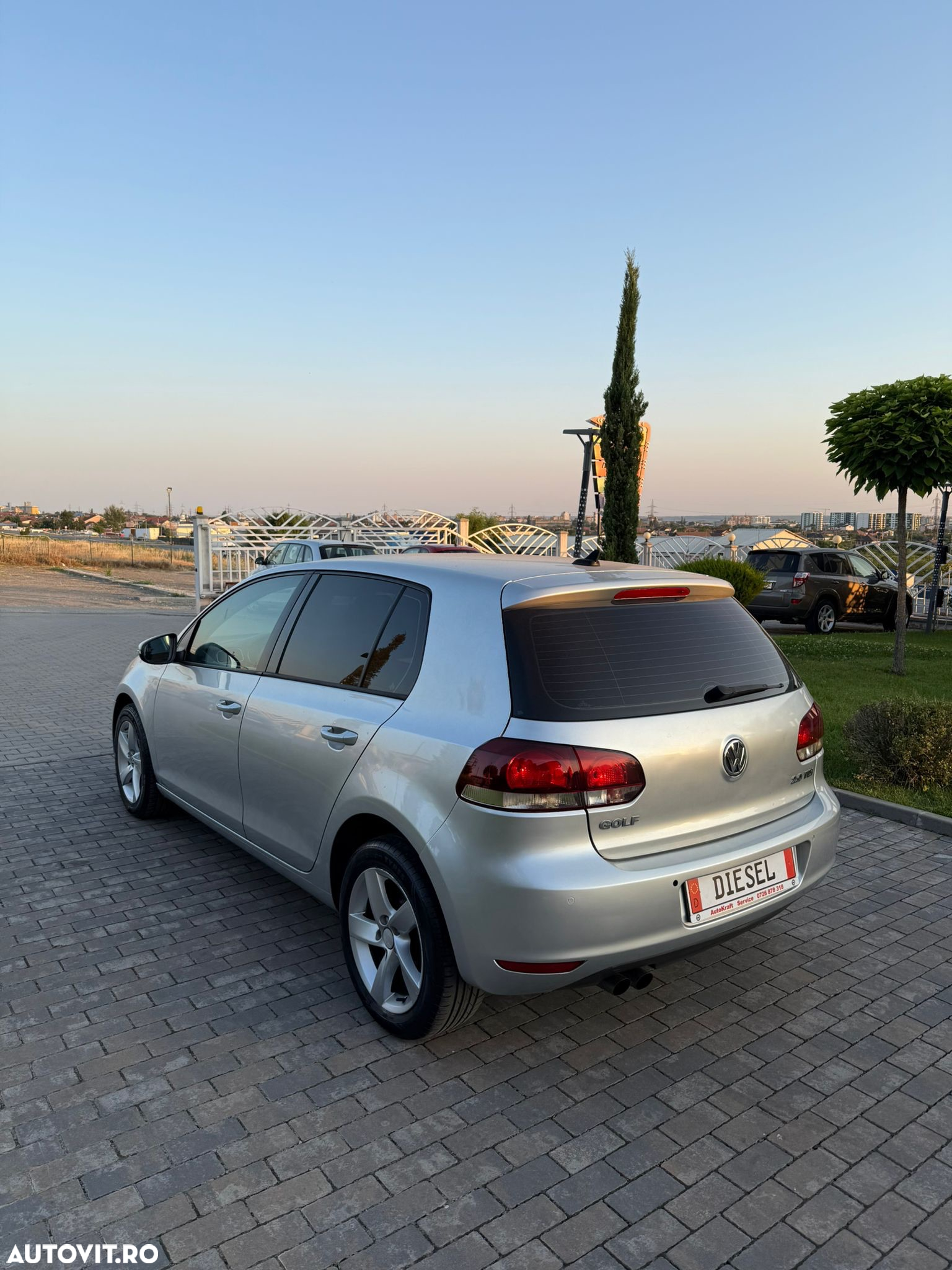 Volkswagen Golf 2.0 TDI BlueMotion Technology Comfortline DSG - 5