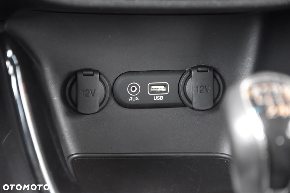 Kia Ceed 1.4 CVVT Dream-Team Edition - 31