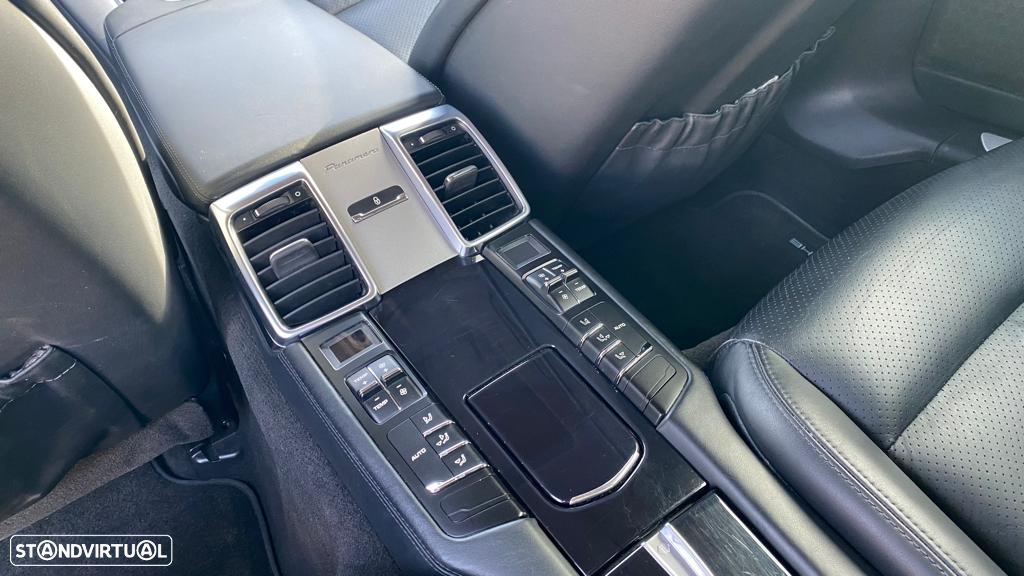 Porsche Panamera 4 Edition PDK - 27