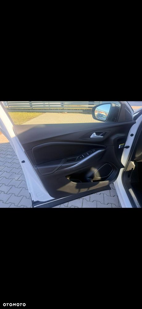 Opel Grandland X 1.2 T GPF Design&Tech S&S - 4