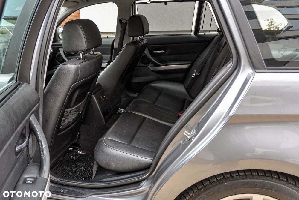 BMW Seria 3 320d - 8