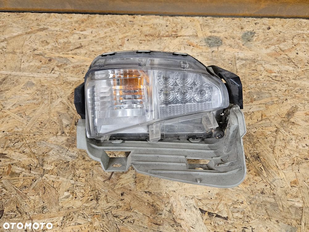 TOYOTA PRIUS III LIFT 12-15 DRL KIERUNKOWSKAZ LEWY KOMPLET