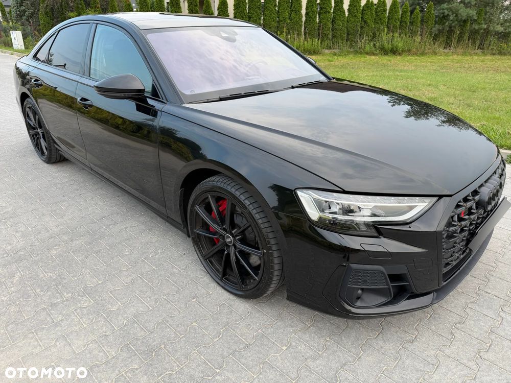 Audi S8 - 1