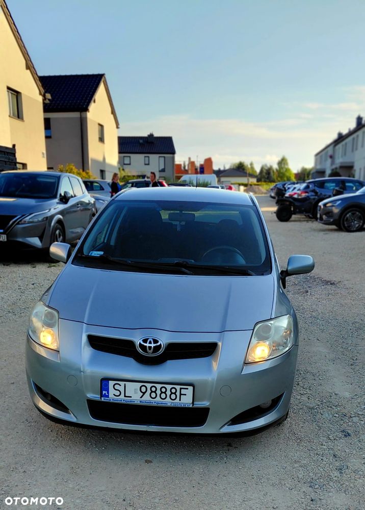 Toyota Auris 1.4 D-4D Premium - 4