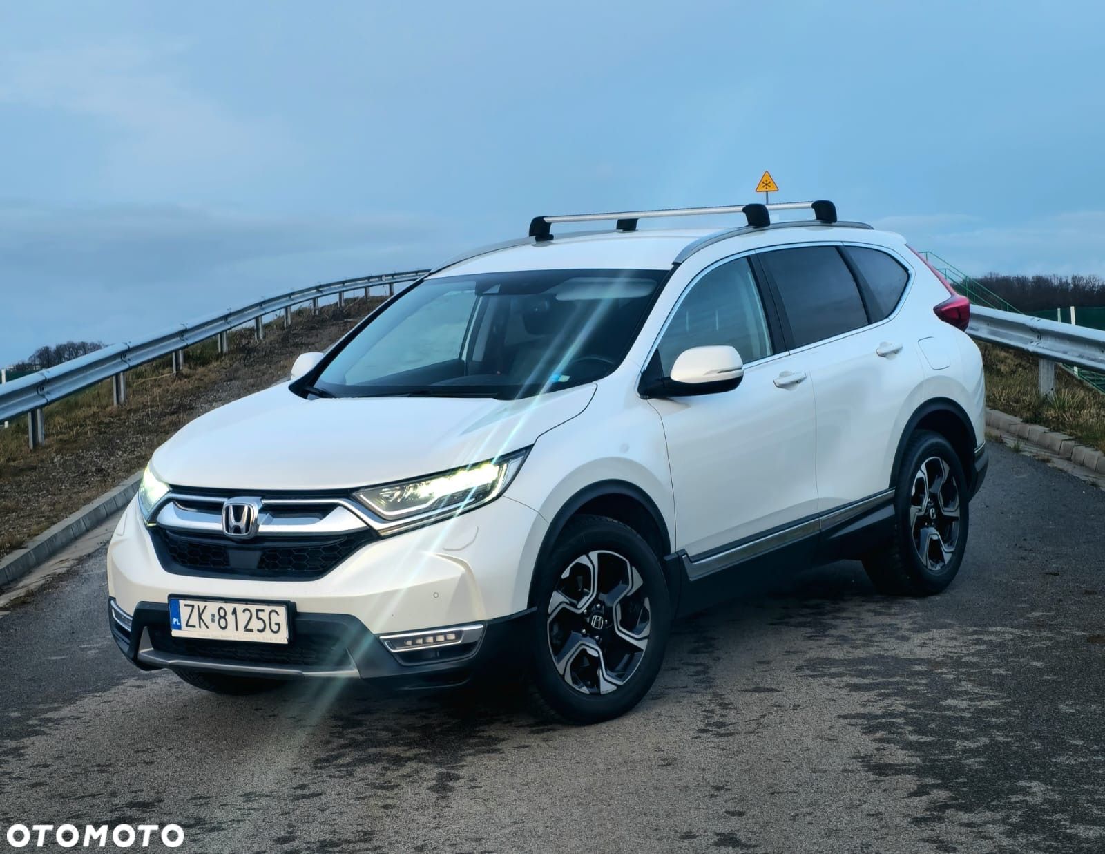 Honda CR-V 1.5 Lifestyle (Honda Connect+) CVT - 1