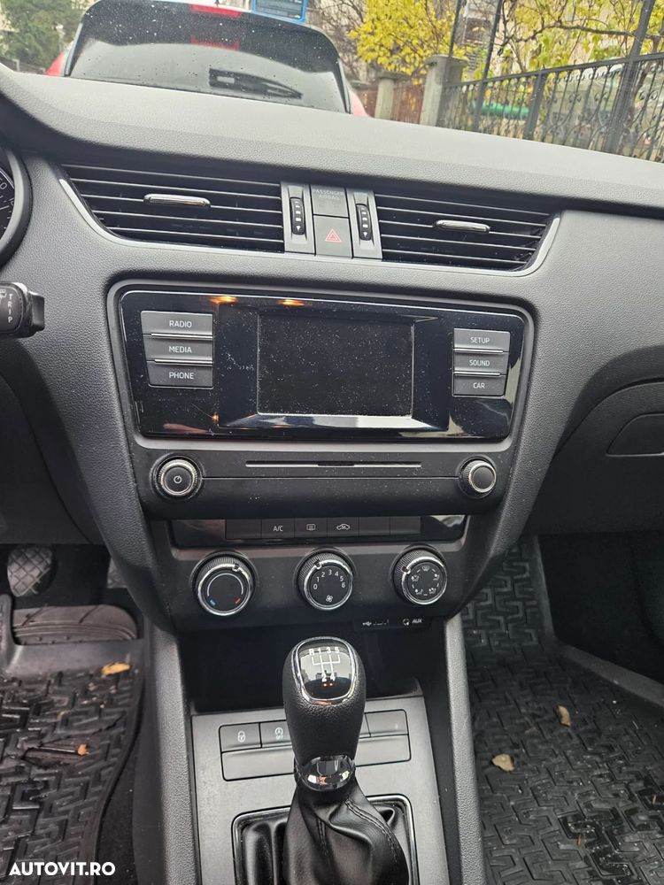 Skoda Octavia 1.6 TDI GREENLINE - 9