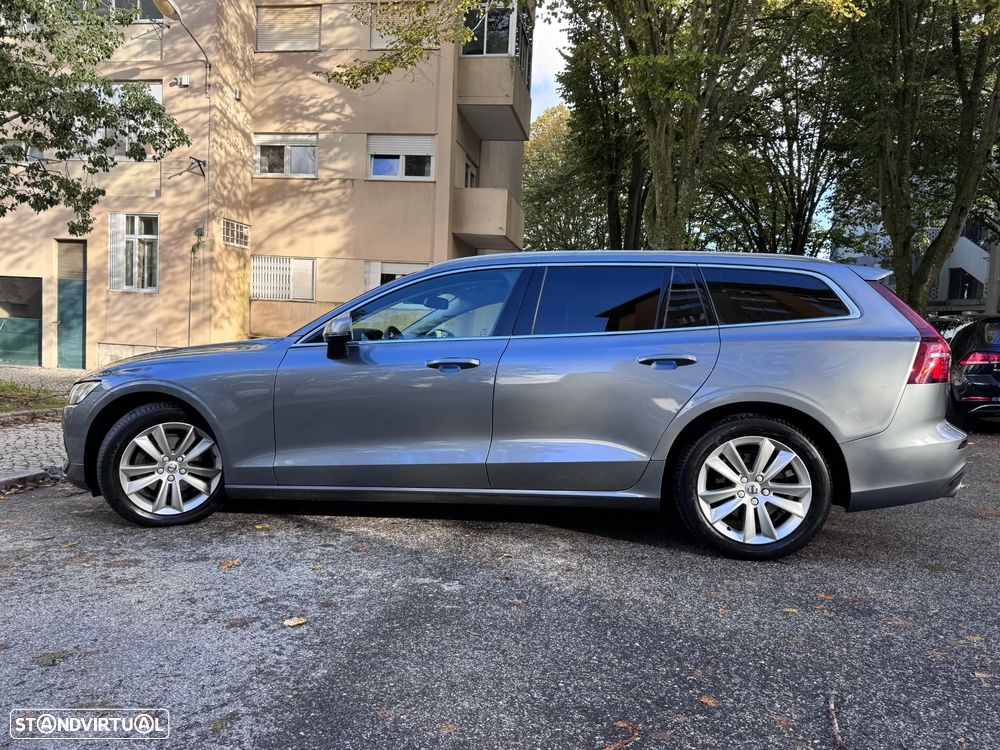 Volvo V60 2.0 D4 Momentum Geartronic - 3