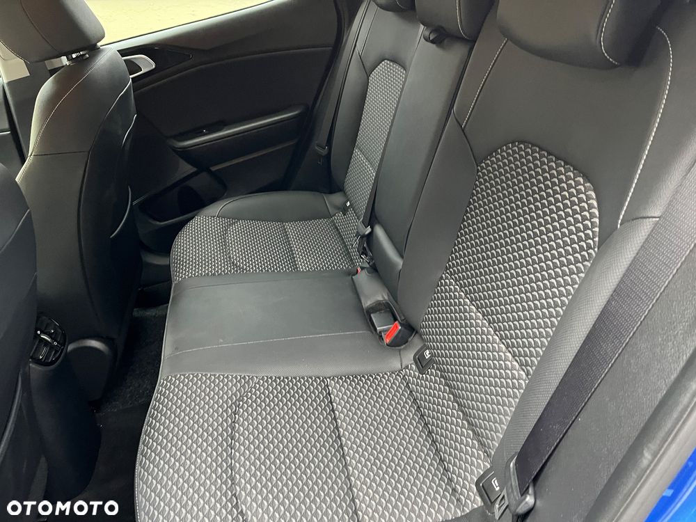 Kia XCeed 1.5 T-GDI Business Line DCT - 11