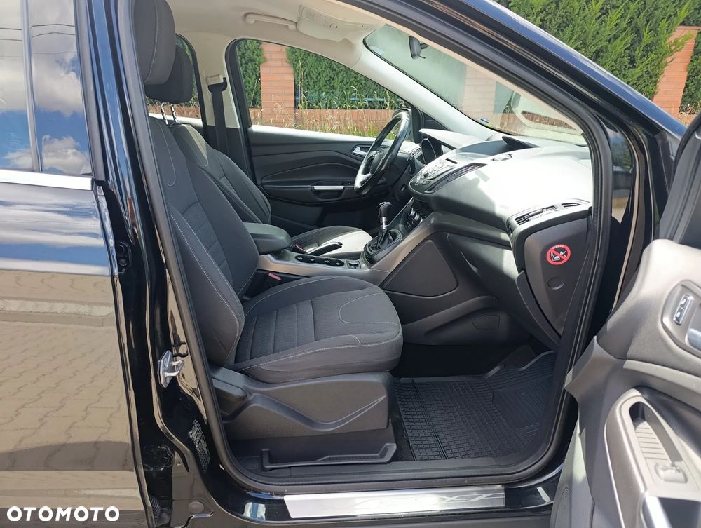 Ford Kuga 2.0 TDCi 2x4 Titanium - 23