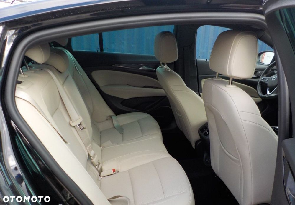 Opel Insignia - 22