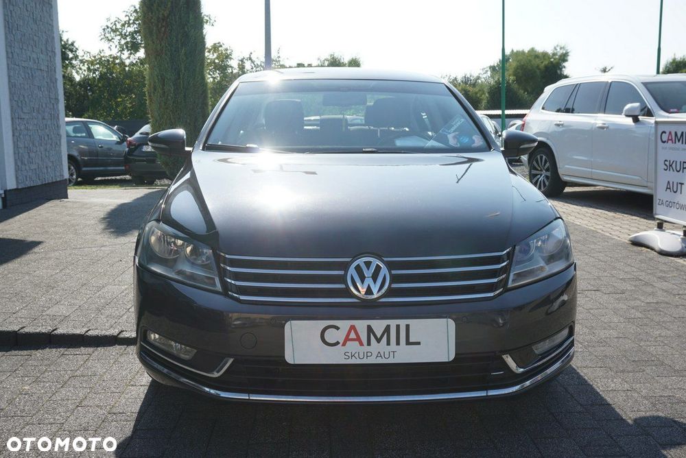 Volkswagen Passat - 2
