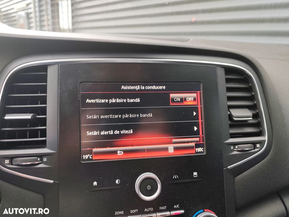 Renault Megane ENERGY dCi 110 EDC LIMITED - 13