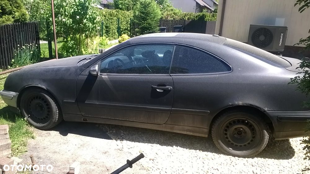 Mercedes-Benz CLK - 6
