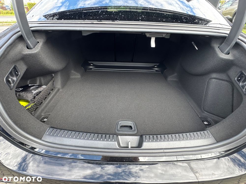 Mercedes-Benz Klasa E 450 d mHEV 4-Matic Exclusive 9G-Tronic - 37