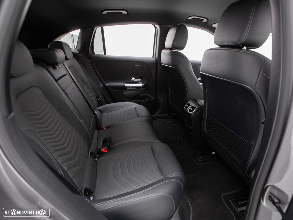 Mercedes-Benz EQA 300 4Matic Progressive - 12