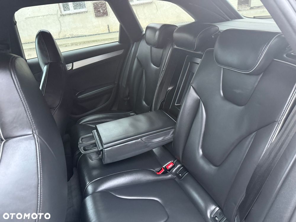 Audi RS4 Avant Avant S tronic - 34