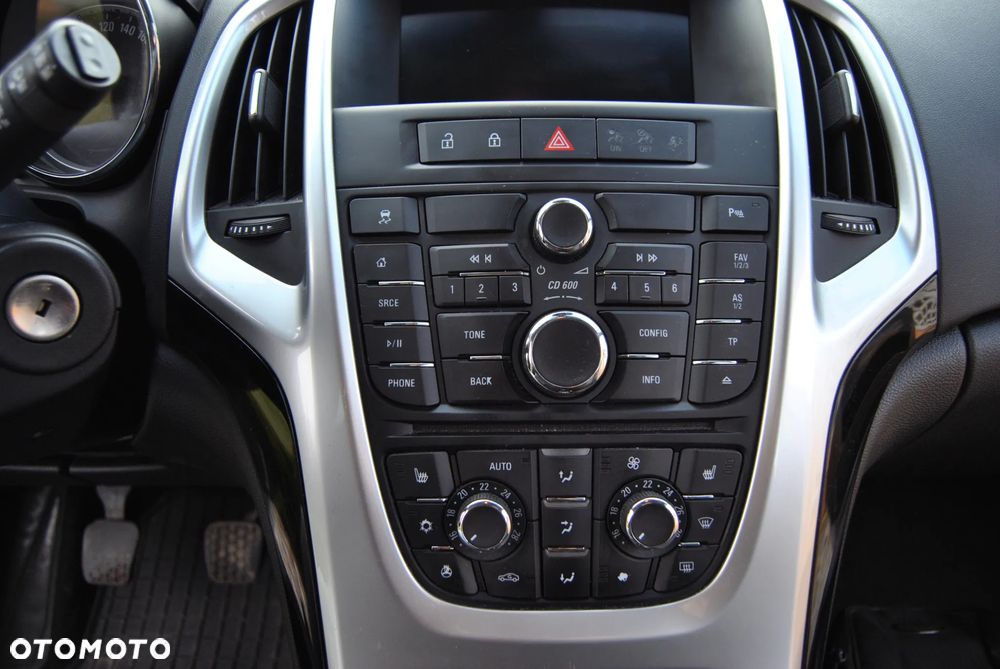 Opel Astra IV 1.4 T Cosmo S&S EU6 - 31