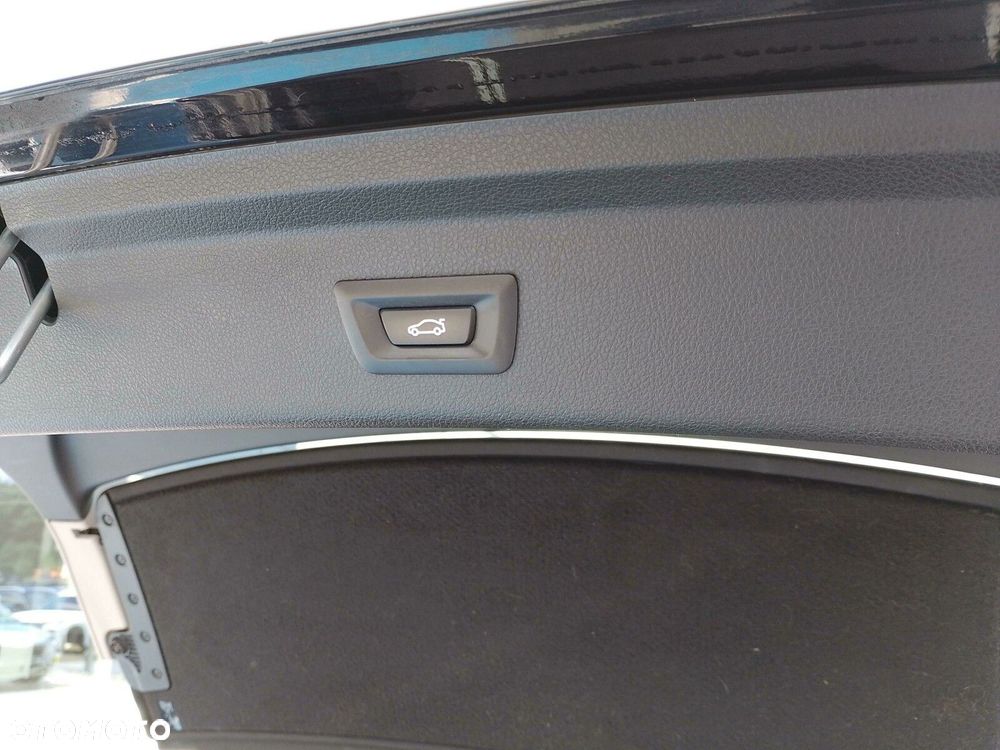 BMW Seria 3 320i GPF xDrive - 26